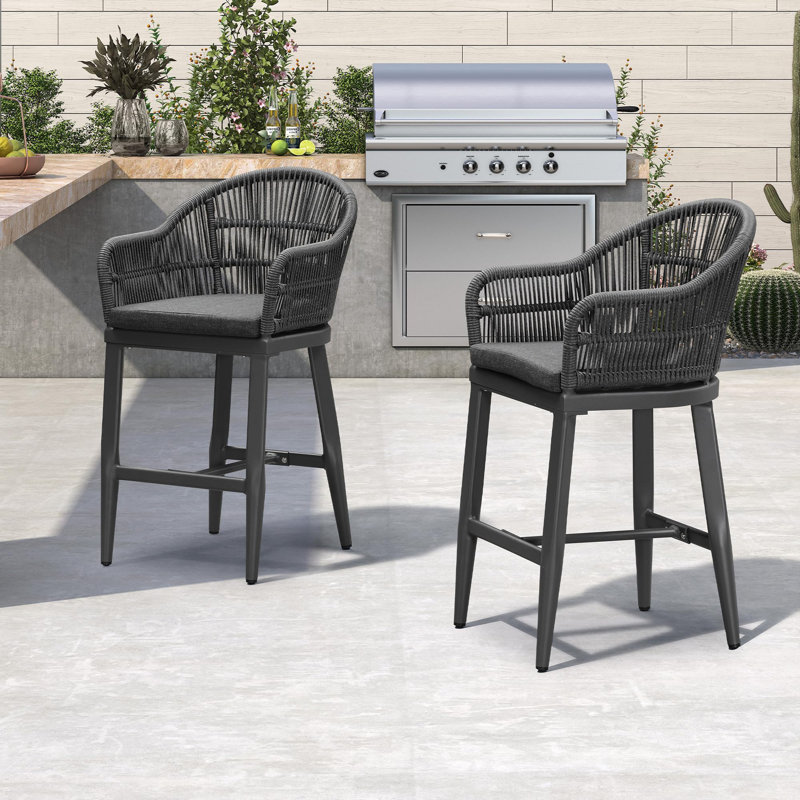 Ensemble de 2 tabourets de bar en osier d'extérieur Corrigan Studio, Gris