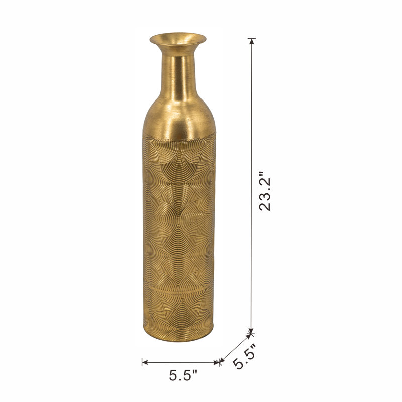  Vase en fer doré antique avec motif géométrique, 23.2" H x 5.5" W x 5.5" D