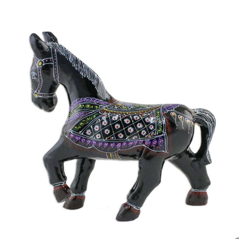 Figurine en bois de en laque de cheval thaï renne Advait