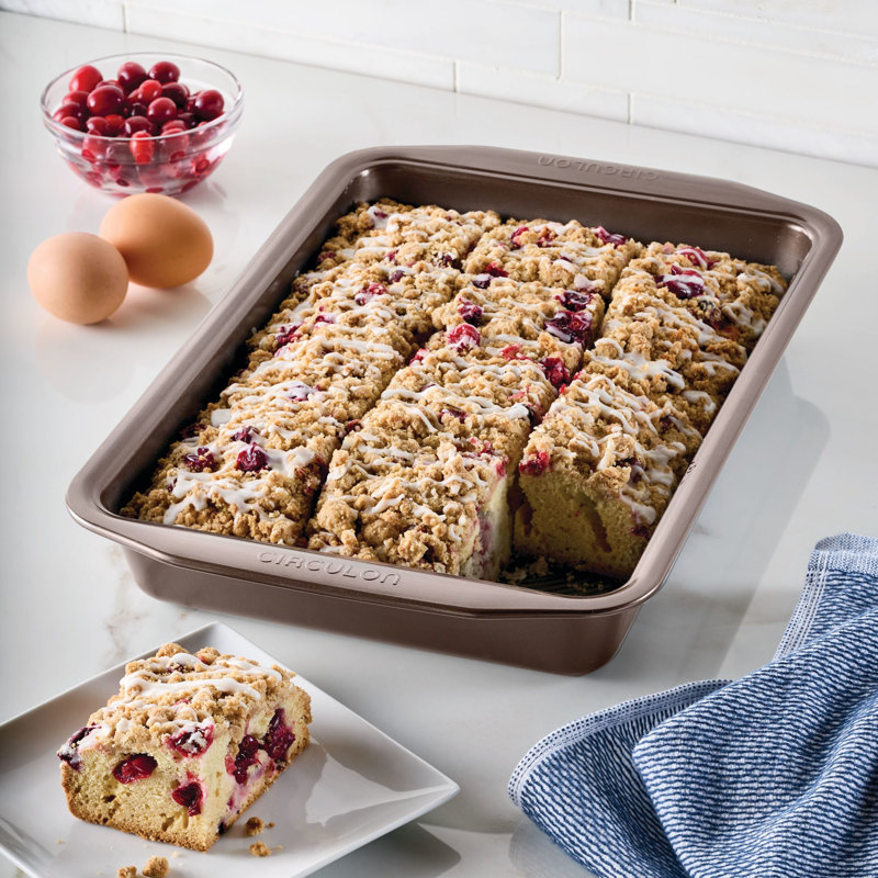 Circulon Bakeware Nonstick Rectangular Cookie / Baking / Cake Pan, Chocolate