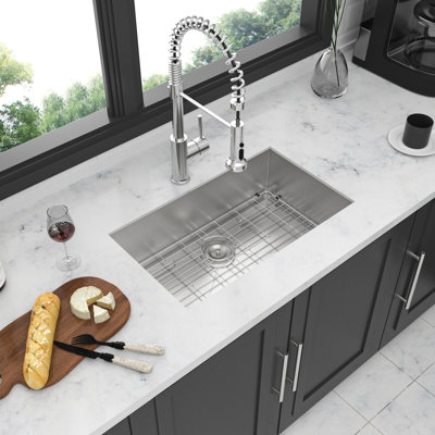 Lavabo sous-comptoir en acier inoxydable de 9 pouces de profondeur - 30 x 18 pouces, calibre 18 avec couche d'insonorisation et drain de drainage hygiénique à 30 cuves simples, drainage en forme de X