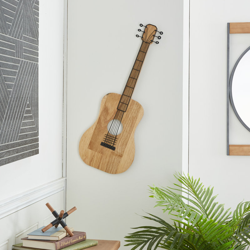 Traditional Entertainment Wall Decor