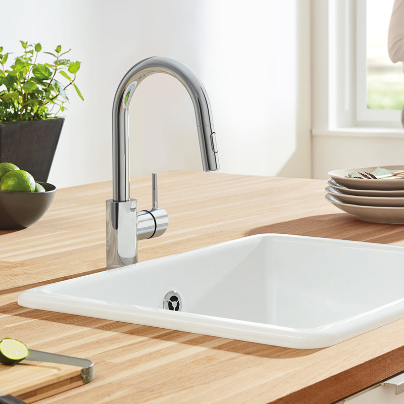 Robinet de cuisine à poignée simple avec accessoires Concetto ™, Chrome étoilé