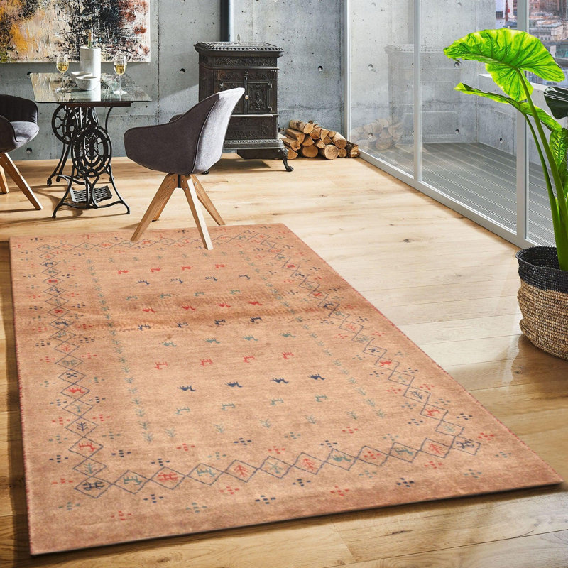 Pieternel Oriental Area Rug in Brown