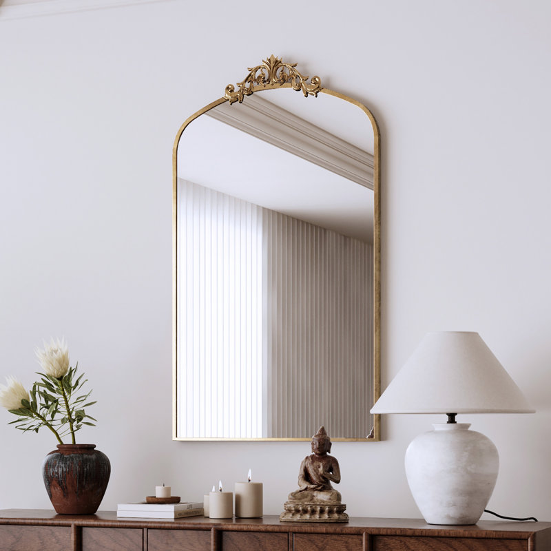 Miroir mural classique avec cadre d'inspiration baroque