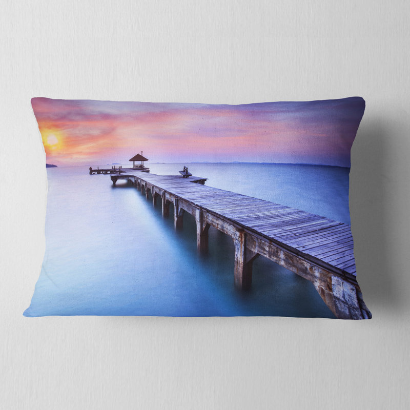 Coussin seascape beach avec eaux et pont en bois, Rectangle 12 po x 20 po