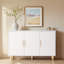 Buffet polyvalent à trois portes avec poignées élégantes pour le rangement à la maison
