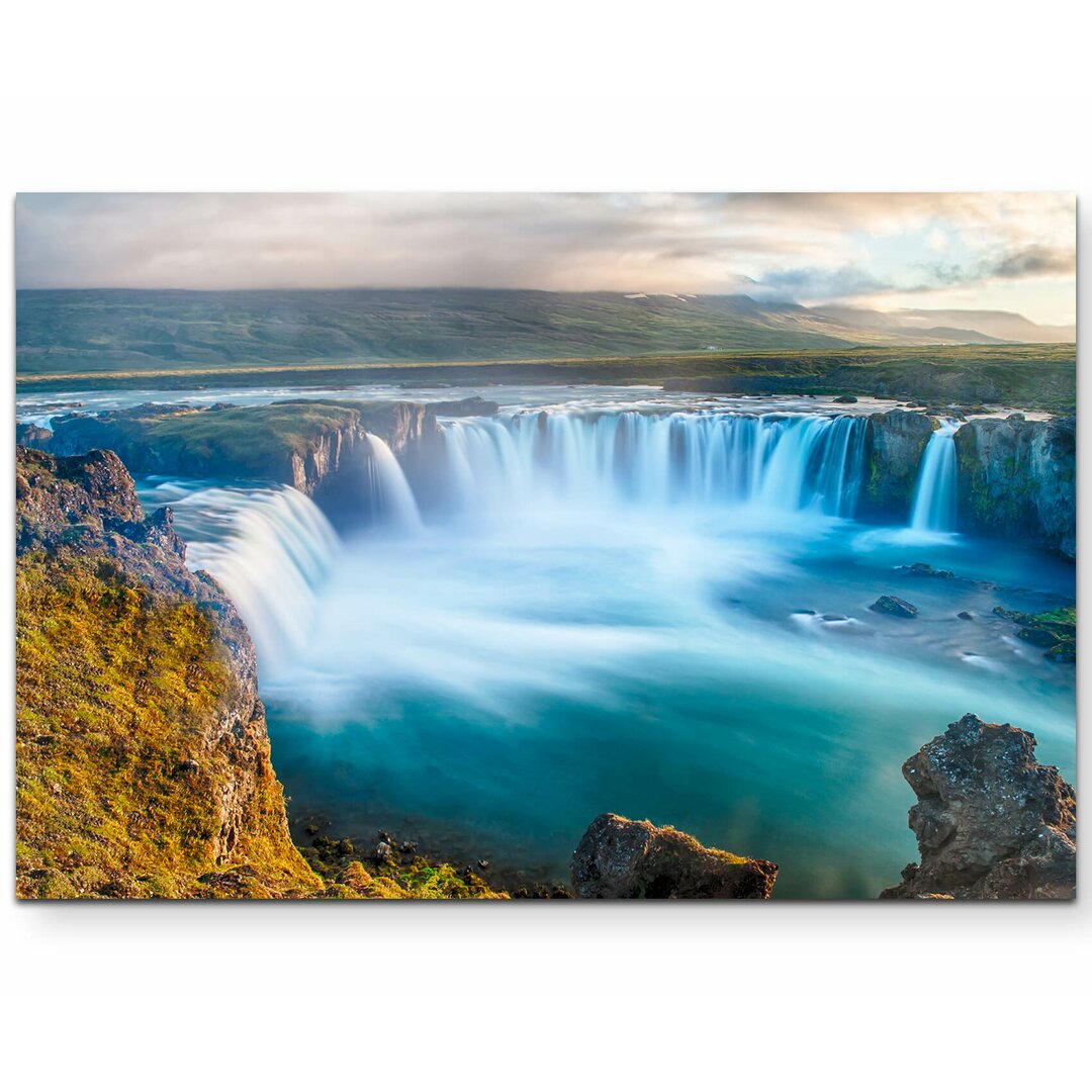 Leinwandbild Wunderschöner Wasserfall auf Island