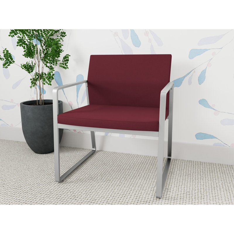 Chaise d'invité surdimensionnée Gansett, Argent, Tissu vin ouvert