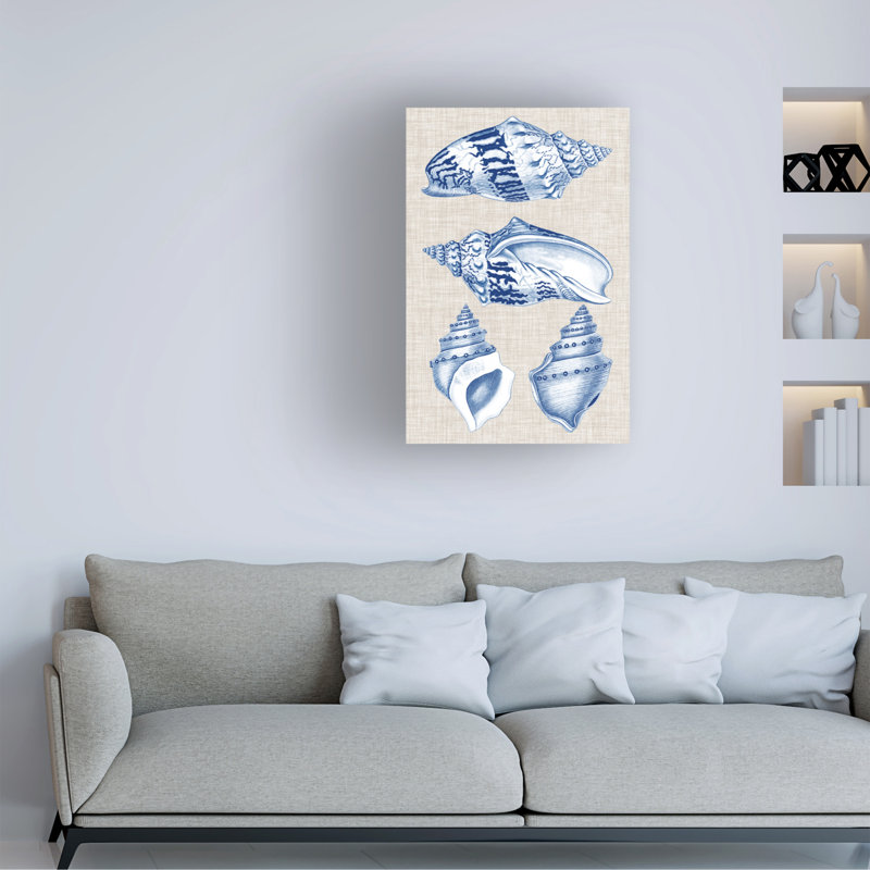 «Marine and Linen Shells II» par Vision Studio - peinture sur toile tendue, H 47 po x l 30 po x P 2 po