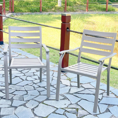 Chaises de bistro 2 pièces idéales pour les gorgées de terrasse et les moments de conversation dans la cour arrière