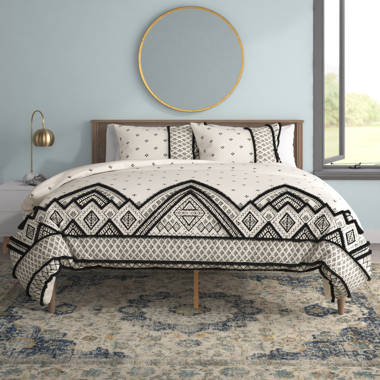 Designed Cream Colored Worm Bedding Set - Online Furniture Store