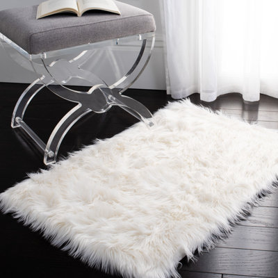 Martinette Handmade Tufted Ivory Area Rug