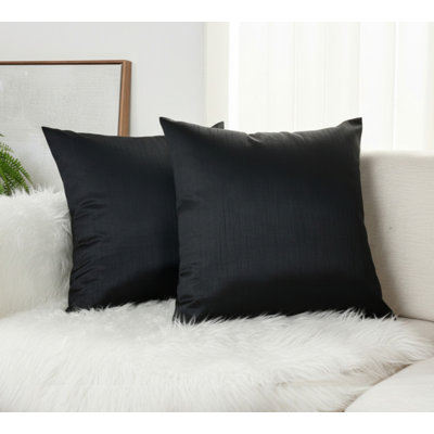 Taies d'oreiller carrées en fausse soie, 61 x 61 cm, noires (lot de 2)