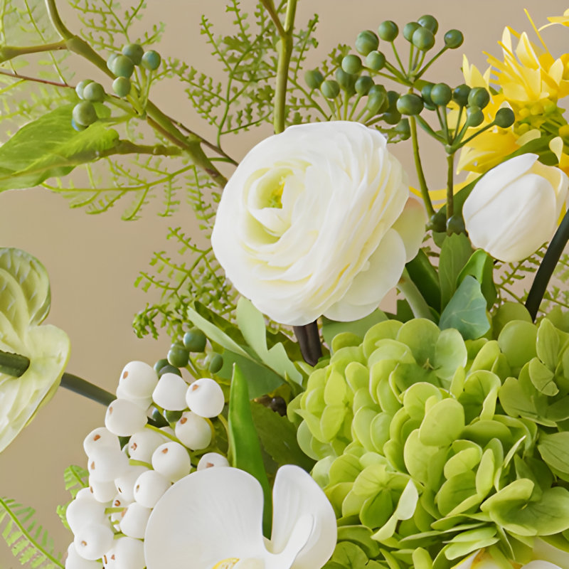 Ornements de fleurs simulées