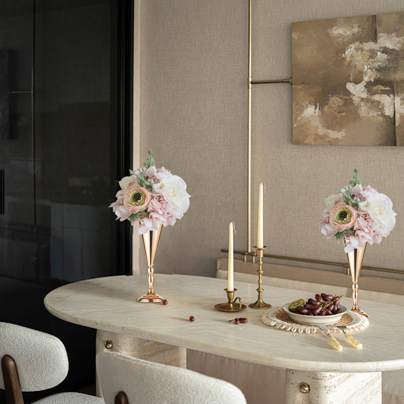 Vase de table en métal, 10