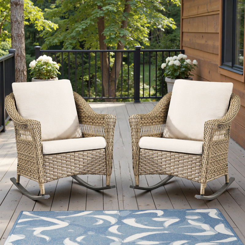 Chaise berçante d'extérieur à dossier haut avec coussins Quirama, Coussin blanc / cadre brun clair