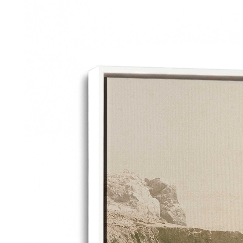 Impression sur toile de rivage isolée, Cadre flottant blanc opaque, H 8,75 po x l 12,75 po