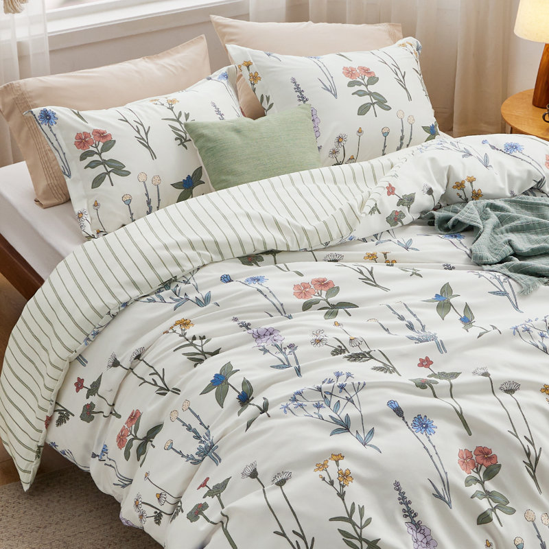 Ensemble de housse de couette réversible avec fermeture à glissière GentleSoft ™, Queen Duvet Cover + 3 Additional Pieces