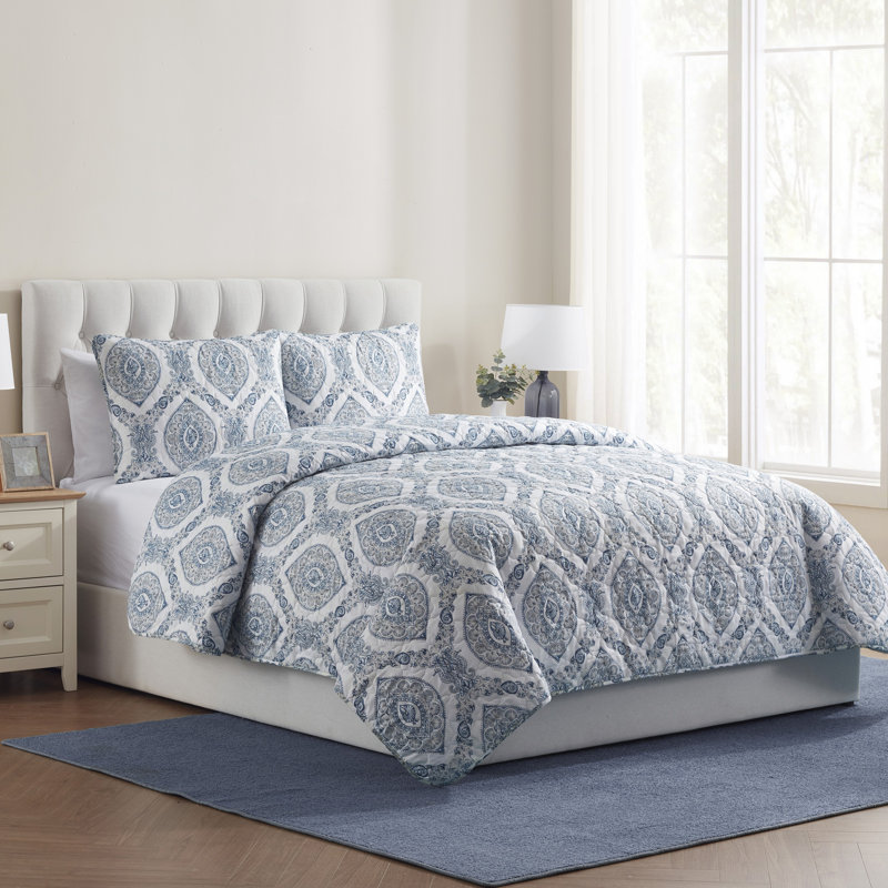 Sea Damask 3-Piece Printed Coastal Quilt Set, King Quilt + 2 King Shams
