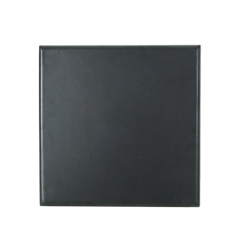 Table d'appoint carrée de 17,61 po de couleur grise, avec une structure en fer et une structure moderne en acier de 18,81 po