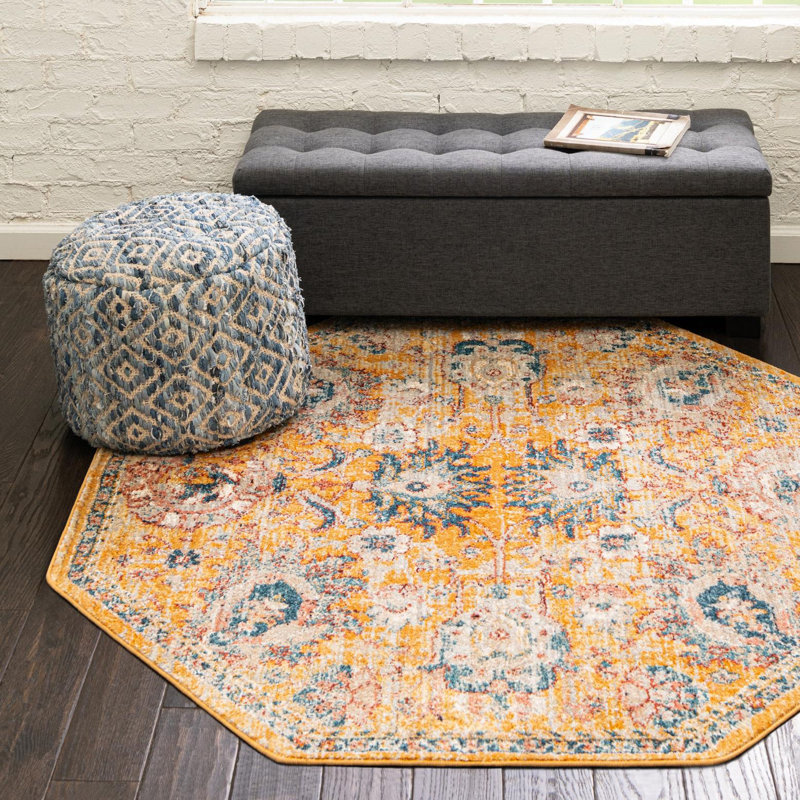 Tapis jaune à motif floral Akira, Octogone 3 pi 11 po x 3 pi 11 po