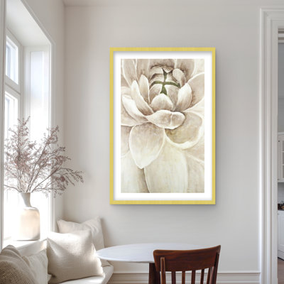 Delicate Chrysanthemum - Beige, reproduction florale encadrée pour la décoration