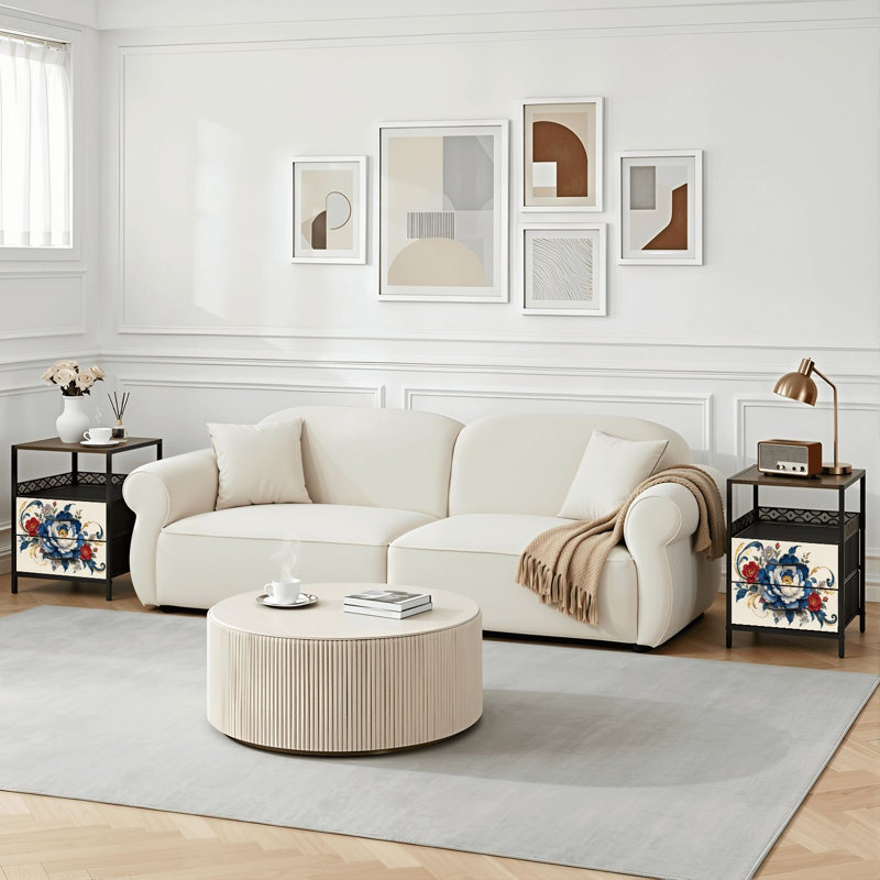 Table de chevet à 2 tiroirs avec station de recharge, ports USB, prises électriques, tablette de rangement ouverte, motif pivoines bleues et rouges, élégance florale, accents dorés. Parfait pour une chambre, un salon, une résidence étudiante ou un petit espace.
