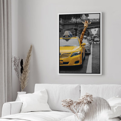 Drôle de décor de girafe citadine sur toile