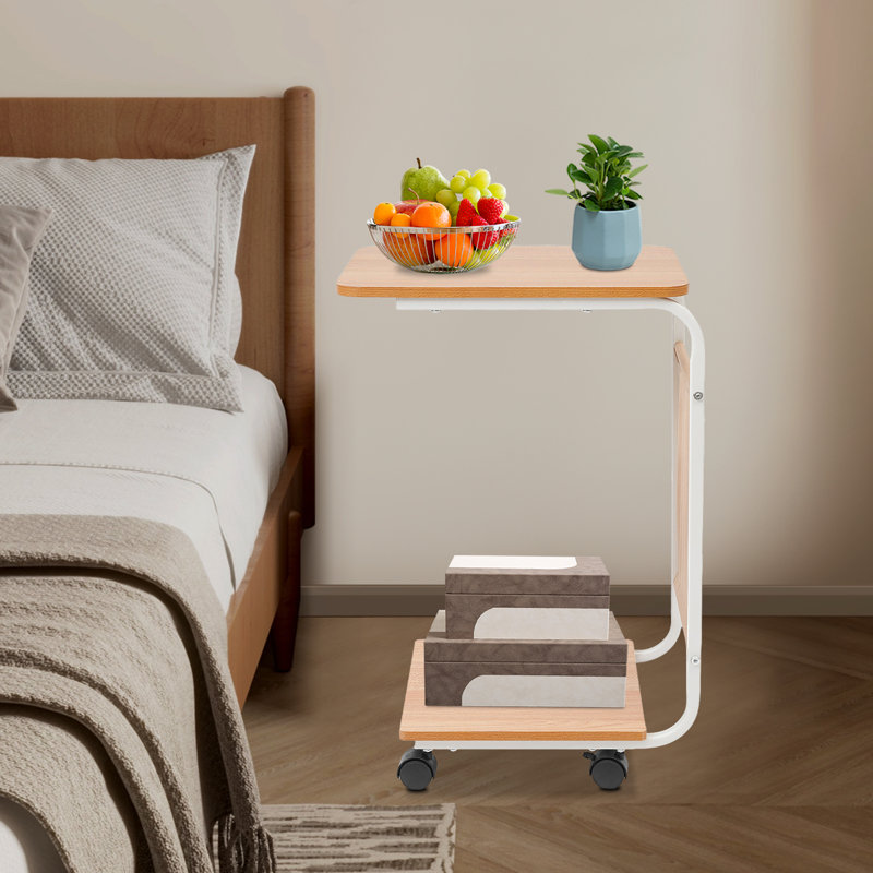 Table d'appoint en forme de C avec roulettes de frein, Bois jaune clair, Blanc