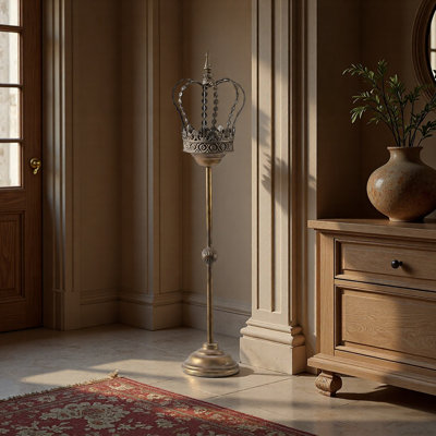 Retro metal crown floor candlestick