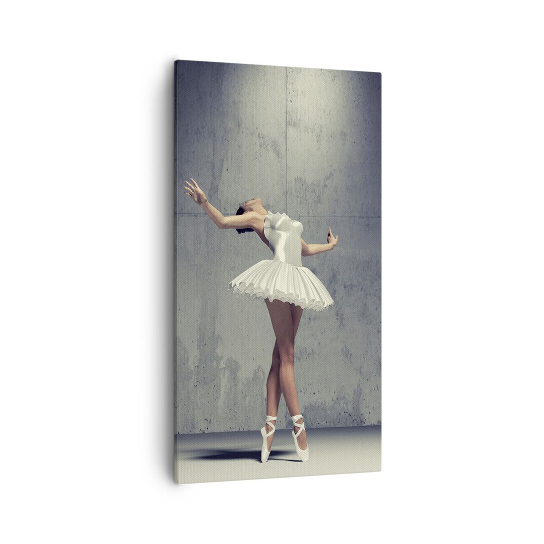 Ballerina Weiße Wand