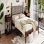Grand lit plateforme en bois avec tête de lit en forme de gourde, lit plateforme de style rétro avec support à lattes en bois