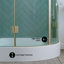 Receveur de douche Voltaire 32 po x 32 po en acrylique blanc, à seuil unique, drain central, néo-angle