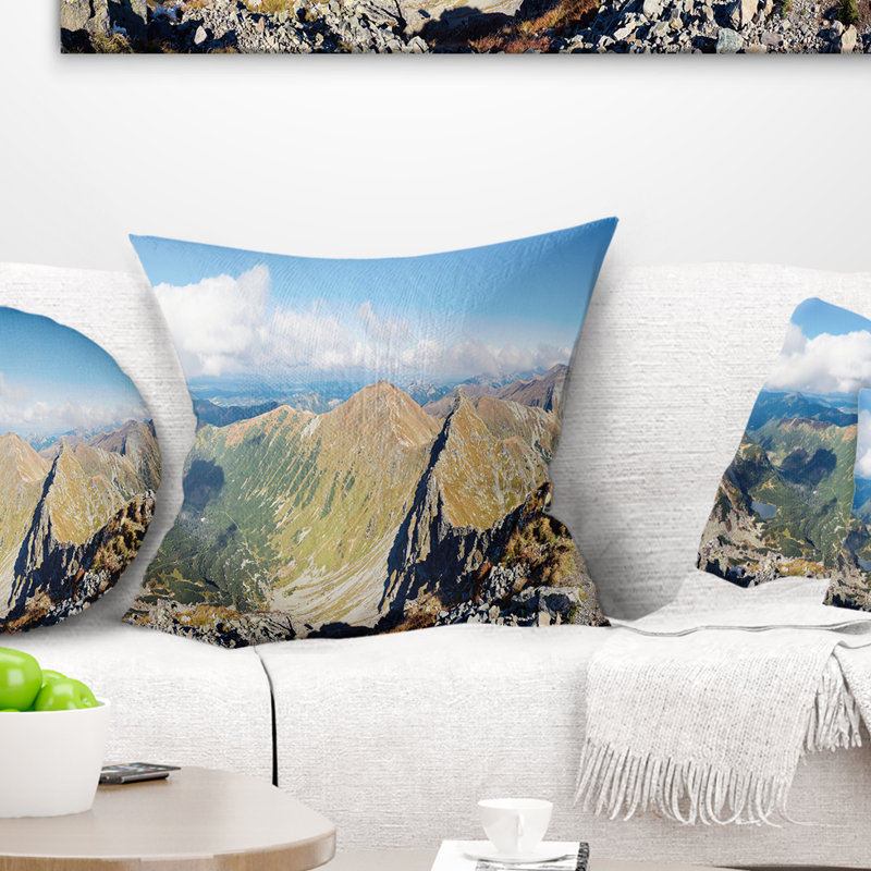Coussin décoratif Ostra Rohac and Volovec at Tatras, 16 po x 1 po, Carré