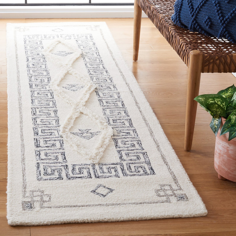 Annebelle Hand Tufted Wool/Cotton Geometric Rug in Black/Ivory, Runner 2'3" x 8'