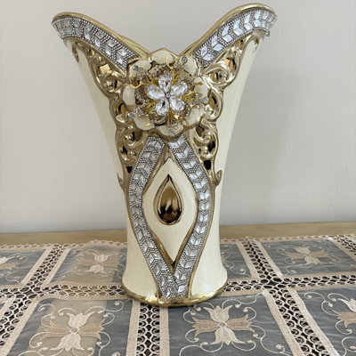 Cayde Handmade Ceramic Table Vase