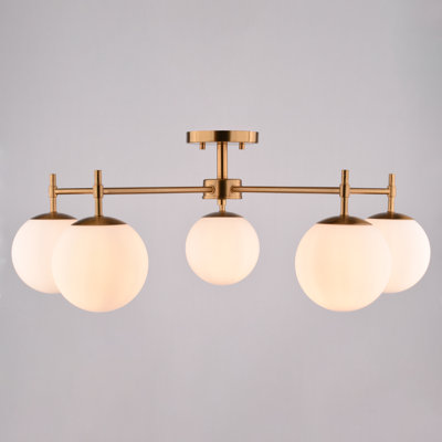 Luminaire semi-encastré semi-encastré de style Mid-Century en laiton doré à 5 lumières de 32 po de large Armitage, abat-jour en verre opale blanc, compatible DEL, pour plafonds bas, chambre à coucher, couloir, cuisine
