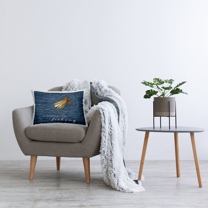 Coussin décoratif Hooked On Fishing, par Holly Thomas Stein