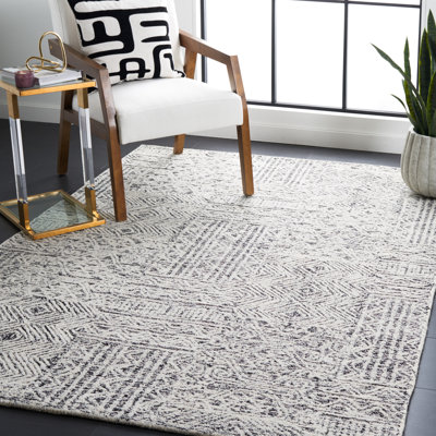 Amzie Hand Tufted Wool Southwestern Rug
