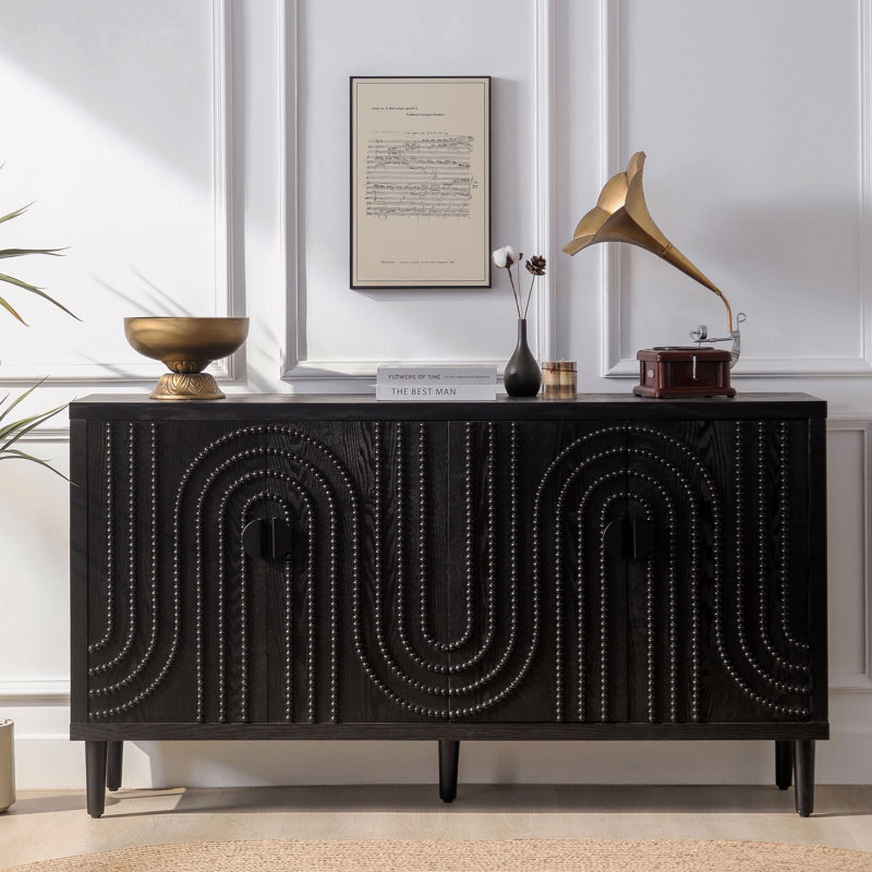 Buffet noir moderne avec détails cloutés décoratifs, solution de rangement élégante