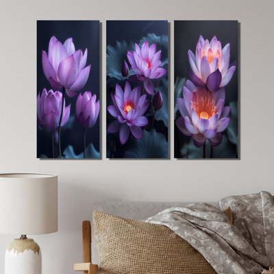 Fleurs mauves et grises d'essence de lotus I - Collection d'art mural Lotus