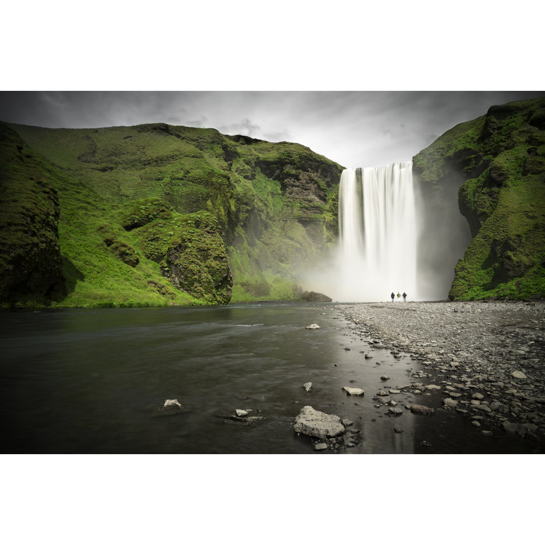 SkÃ³gafoss Wasserfall von LucynaKoch - Kunstdrucke auf Leinwand ohne Rahmen