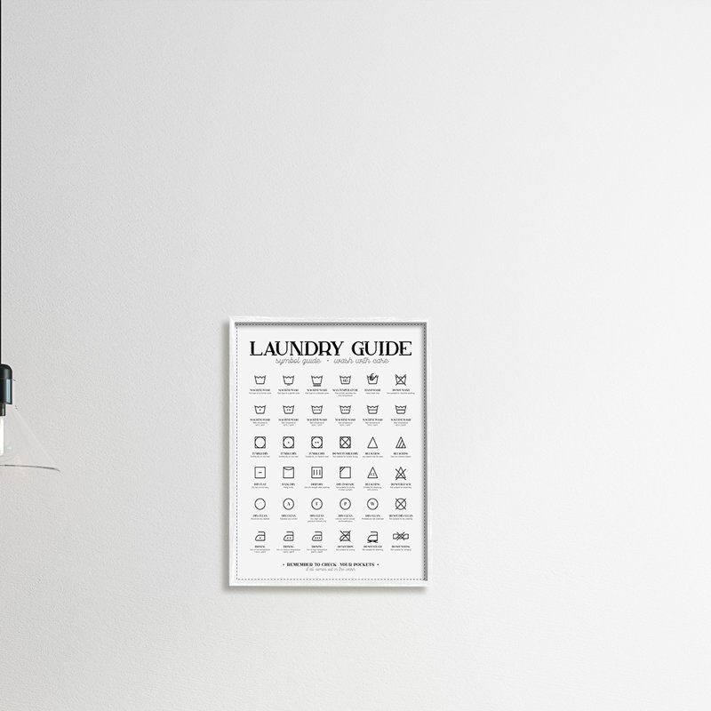 «Laundry Room», Giclée encadrée blanc bord de mer, H 20 po x l 16 po x P 1,5 po
