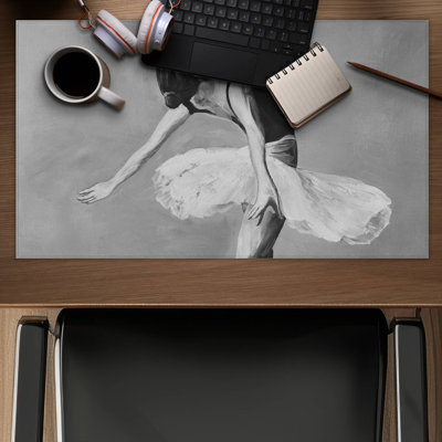 Classic ballet dancer - 14.00"x24.25" Desk mat