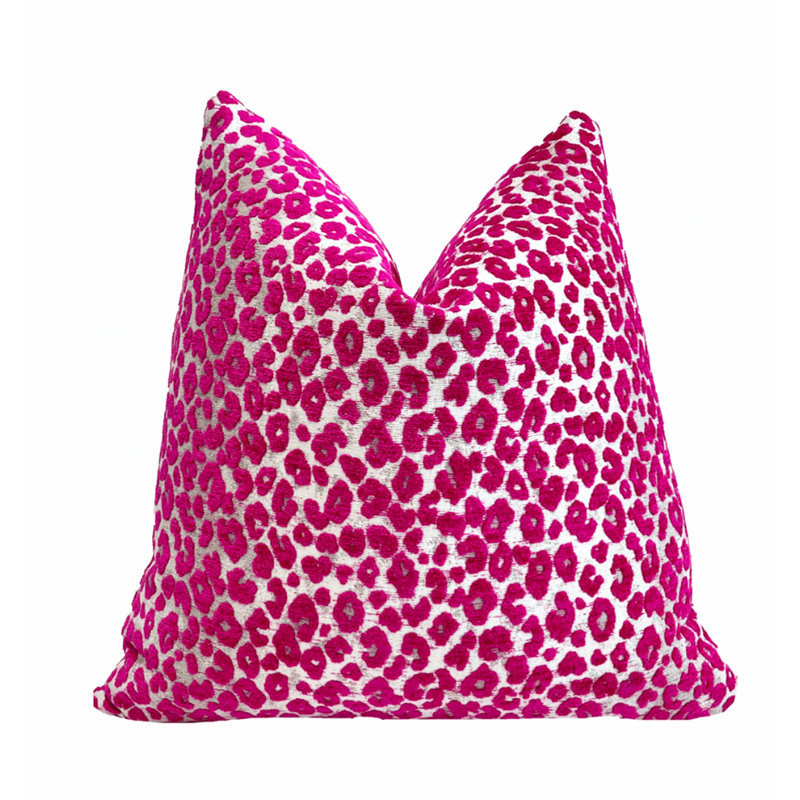 Housse de coussin en velours Leopard, H 22 po x l 22 po, Blanc / léopard rose