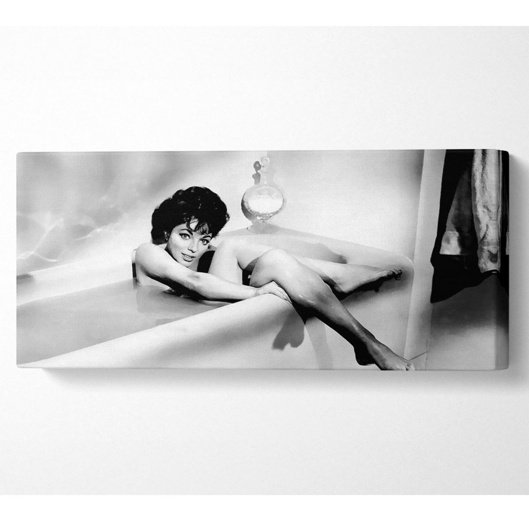 Joan Collins in der Röhre - Leinwand-Kunstdrucke