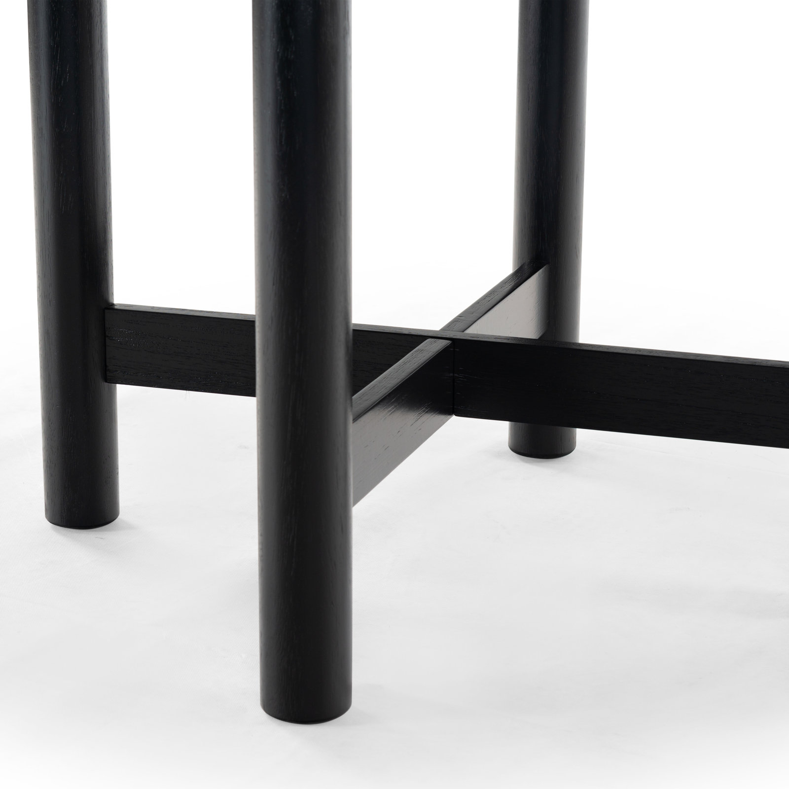 47" Round Dining Table, Black