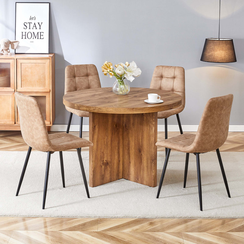 Ensemble repas pour quatre personnes