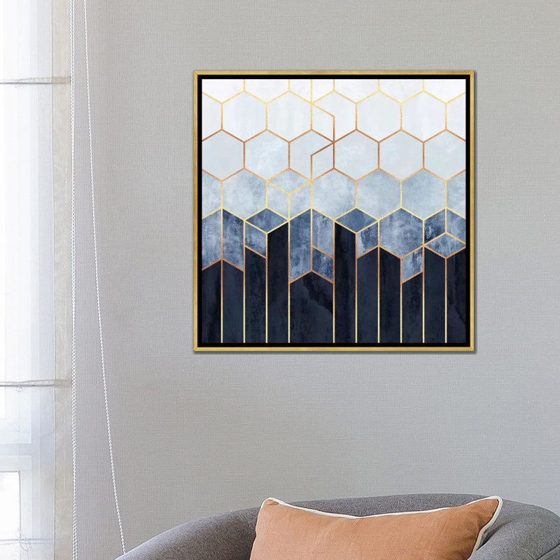 « doux blue hexagones » par elisabeth fredriksson-print, Toile encadrée d'or, H 26 po x l 26 po x P 1,5 po